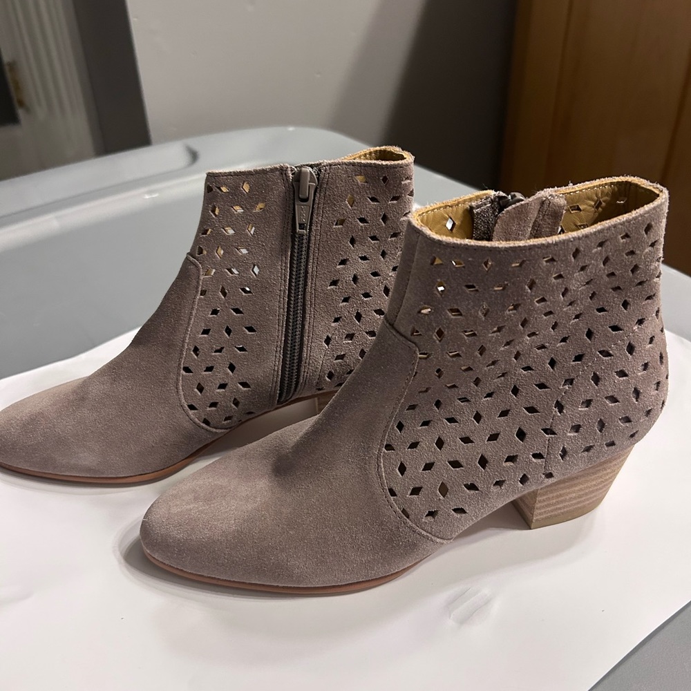 Soludos Lola Perforated Booties